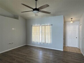 106 N Hampton Ct in Sanford, FL - Building Photo - Building Photo