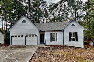 3979 Sharon Spgs in Powder Springs, GA - Building Photo