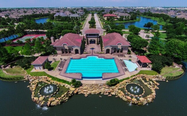 12406 Santiago Cove Ln