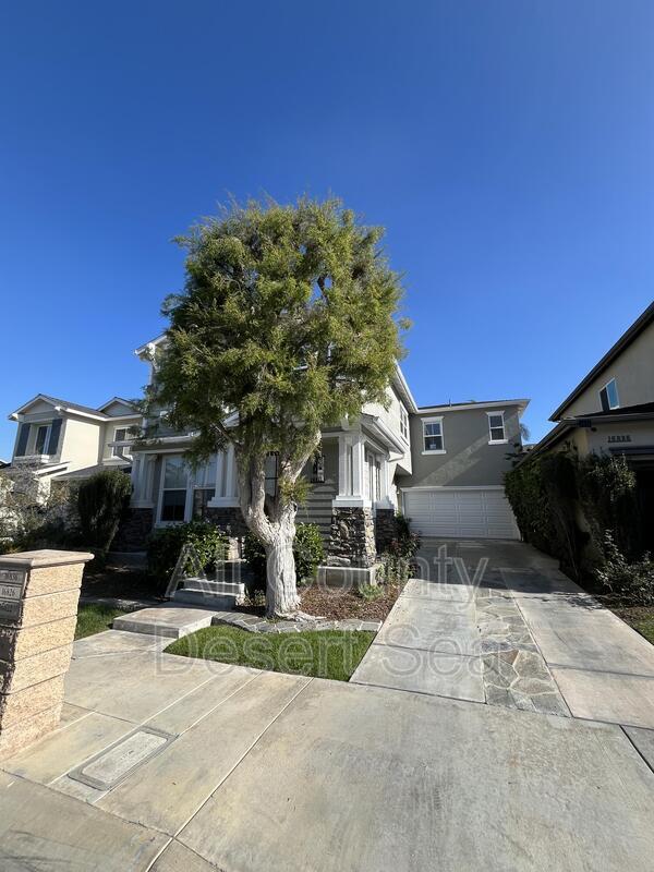 16826 Clovergreen Ln in Huntington Beach, CA - Building Photo - Building Photo