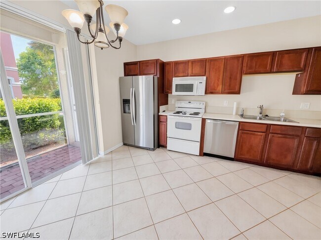 9706 Roundstone Cir in Ft. Myers, FL - Building Photo - Building Photo