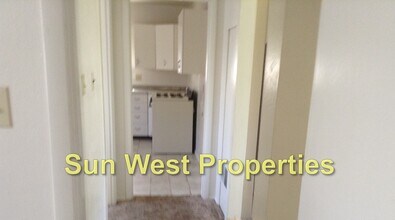 1110 N Monterey Ave-Unit -0 in Farmington, NM - Building Photo - Building Photo