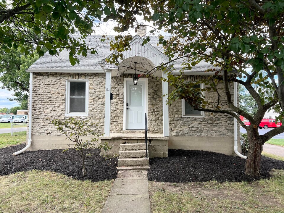 123 Chestnut St in Englewood, OH - Building Photo