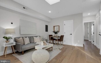 1137 Owen Pl NE in Washington, DC - Foto de edificio - Building Photo