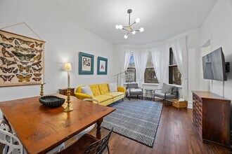 2148 W Belle Plaine Ave in Chicago, IL - Building Photo - Building Photo