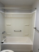 209 Carsley Rd, Unit A in Harrison, ME - Foto de edificio - Building Photo