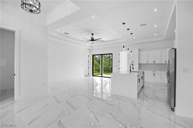 property at 719 Fullerton Ave S