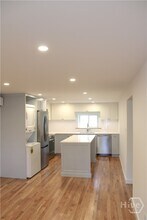 732 E 38th St in Savannah, GA - Building Photo - Building Photo