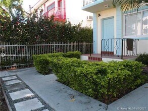 1135 Euclid Ave, Unit 103 in Miami Beach, FL - Foto de edificio - Building Photo