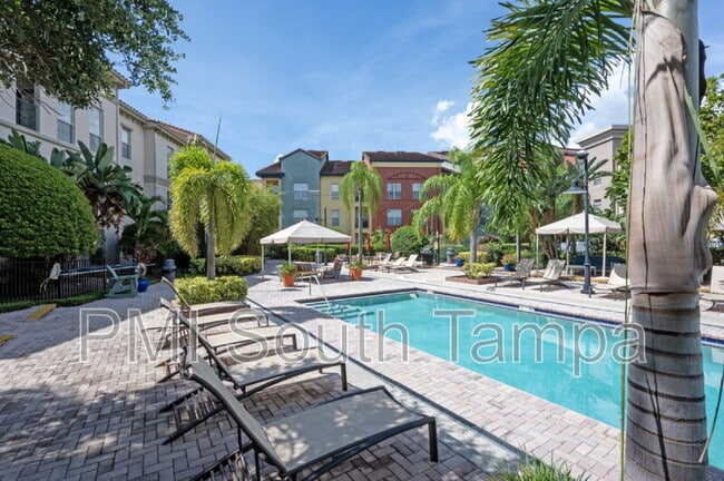 property at 2421 W Horatio St