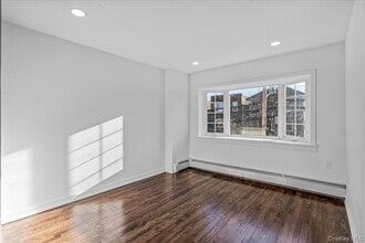 953A E 217th St in Bronx, NY - Building Photo - Building Photo