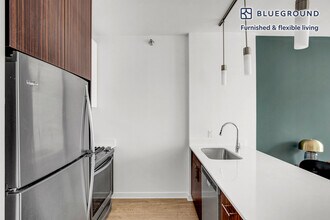 201 N Garland Ct in Chicago, IL - Building Photo - Building Photo