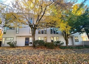 Capitol Crest in Seattle, WA - Building Photo