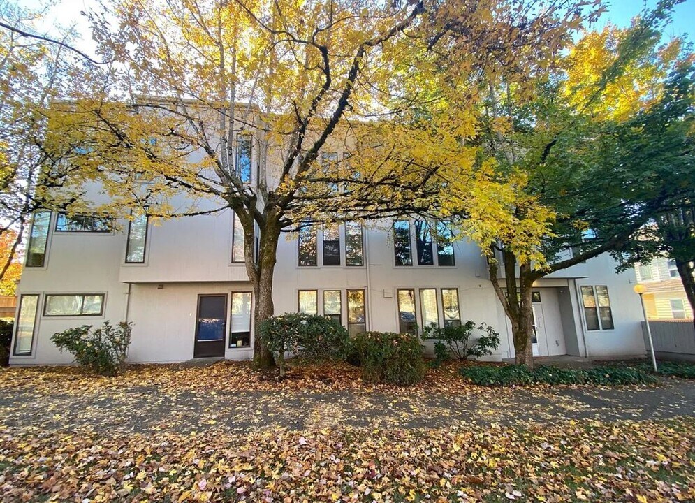 Capitol Crest in Seattle, WA - Foto de edificio