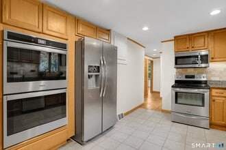 228 N Granby Rd in Granby, CT - Building Photo - Building Photo