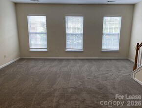 10020 Kings Parade Blvd in Charlotte, NC - Building Photo - Building Photo