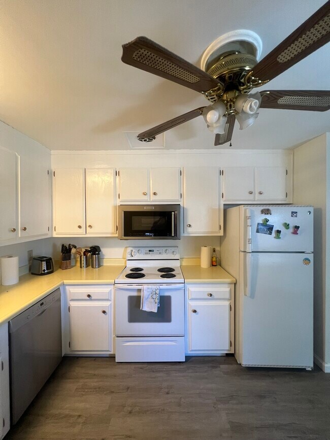 3344 Sandy Way in South Lake Tahoe, CA - Building Photo - Building Photo
