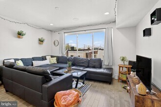 1650 Point Breeze Ave in Philadelphia, PA - Building Photo - Building Photo