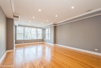 5627 N Bernard St in Chicago, IL - Building Photo - Building Photo