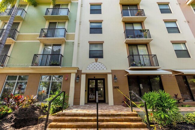 1900 Van Buren St in Hollywood, FL - Foto de edificio - Building Photo