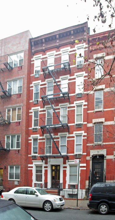 324 E 77th St in New York, NY - Foto de edificio