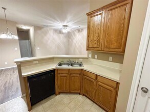 612 S Elm St in Sherman, TX - Building Photo - Building Photo