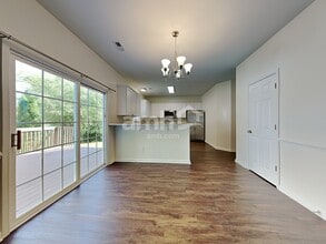 4210 Lindsey Ln in Winston-Salem, NC - Foto de edificio - Building Photo