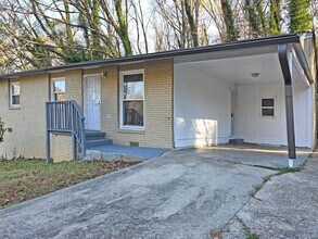 2332 Baywood Dr SE in Atlanta, GA - Building Photo - Building Photo