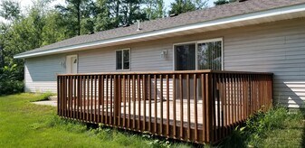 10949 E Shore Dr in Merrifield, MN - Building Photo