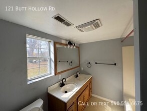 121 Butt Hollow Rd in Salem, VA - Building Photo - Building Photo