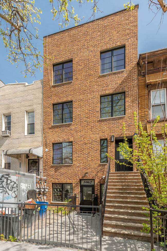 1062 Halsey St in Brooklyn, NY - Building Photo - Building Photo