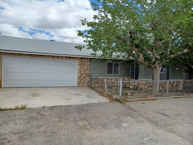 324 Adeline St in Maricopa, CA - Building Photo - Building Photo