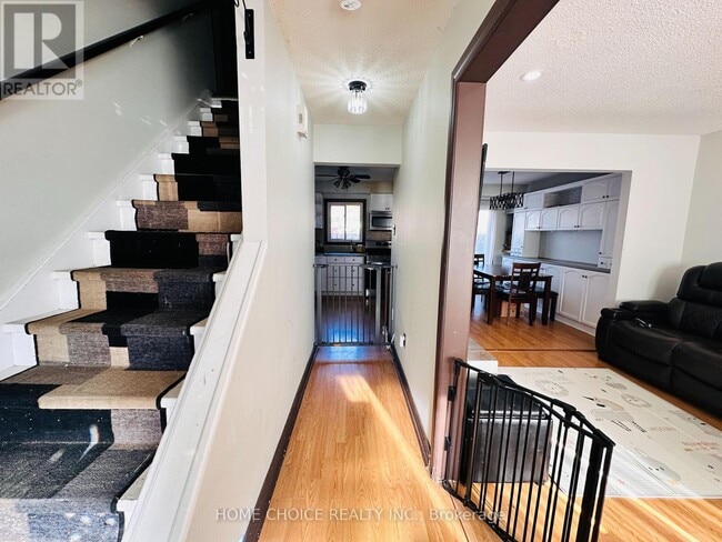 611 Galahad Dr in Oshawa, ON - Building Photo - Building Photo