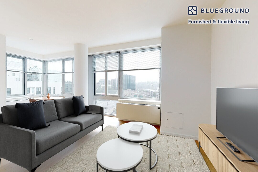 27 Barker Ave in White Plains, NY - Building Photo