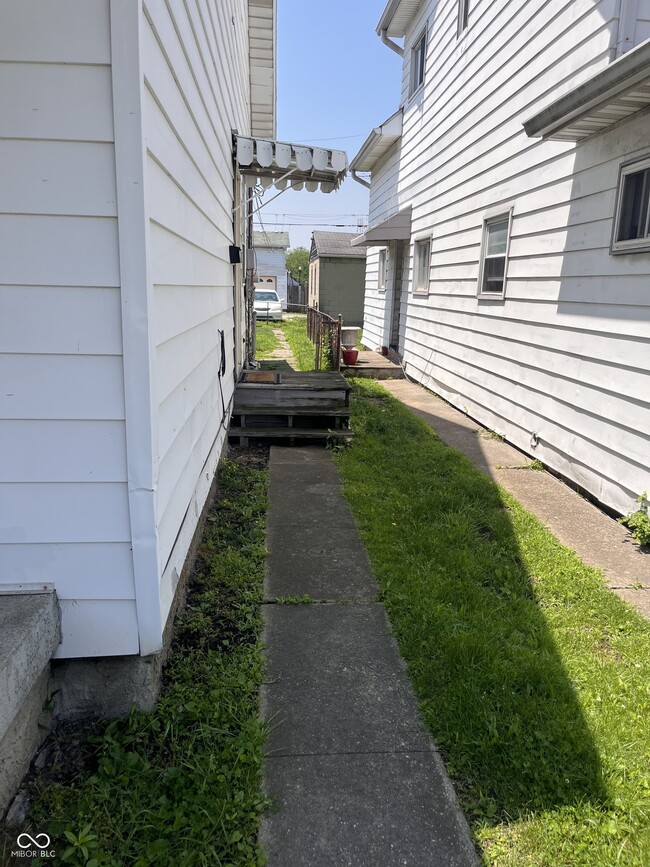 1948 Shelby St in Indianapolis, IN - Building Photo - Building Photo