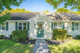 7 Nottingham Dr in Saco, ME - Building Photo - Building Photo