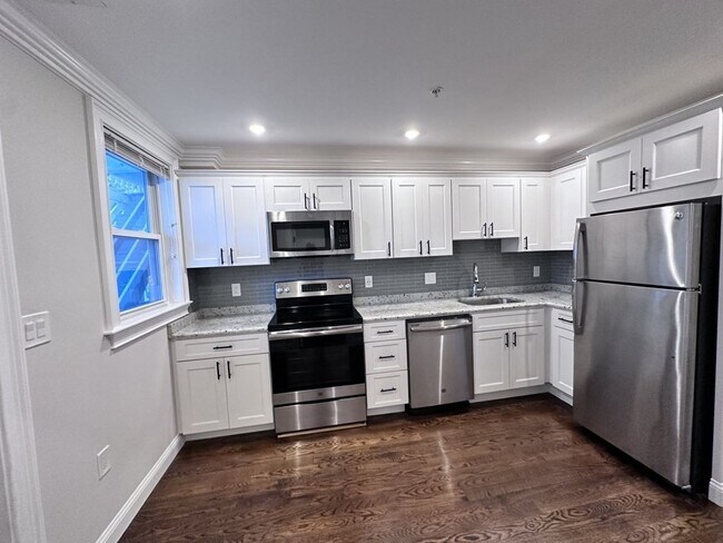 41 W Walnut Park in Boston, MA - Building Photo - Building Photo