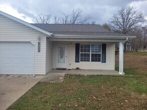 16880 Huntington Ln in St. Robert, MO - Building Photo - Building Photo