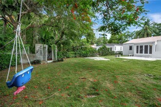 347 SW 31st Rd in Miami, FL - Building Photo - Building Photo