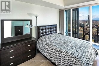 8 The Esplanade in Toronto, ON - Building Photo - Building Photo