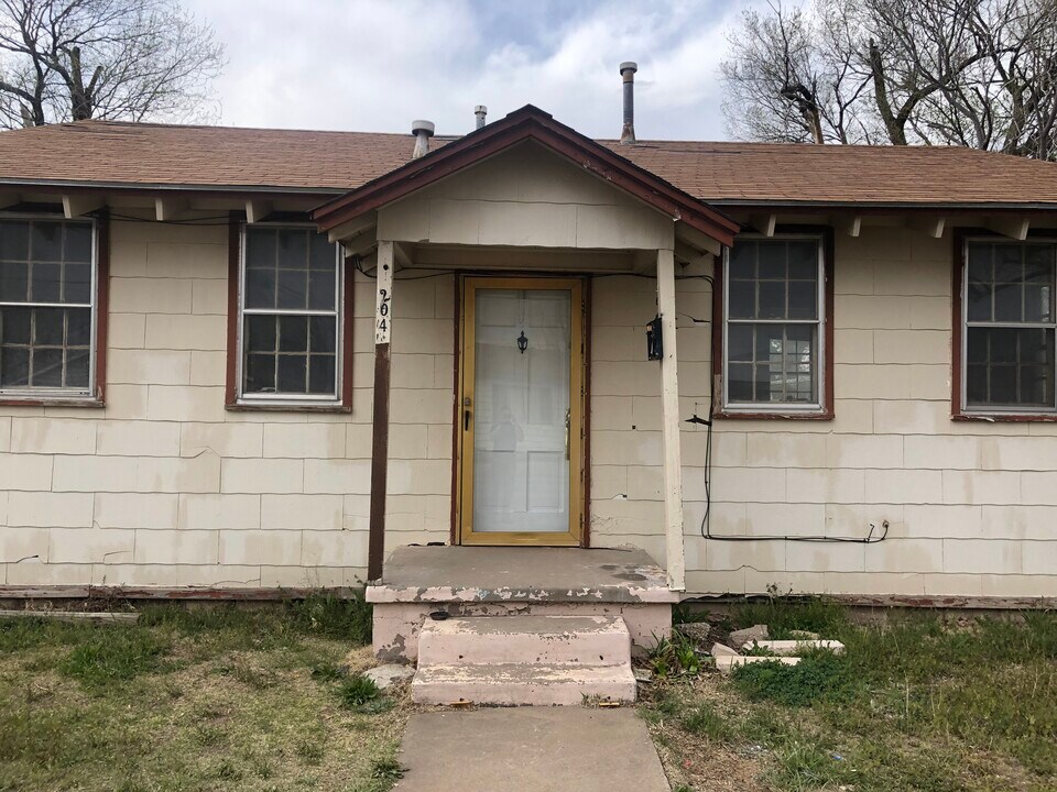 204 SW 34th Ave in Amarillo, TX - Building Photo