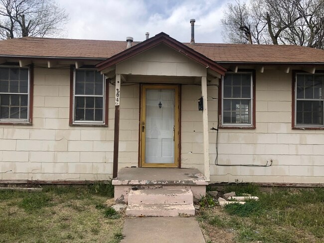 property at 204 SW 34th Ave