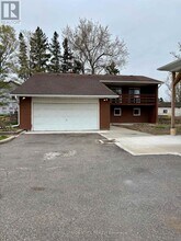 1311 Fiddlers Green Rd in Hamilton, ON - Building Photo - Building Photo