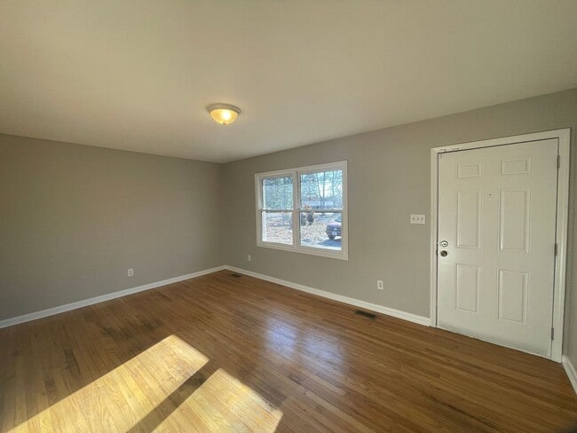 1570 Timberlake Dr in Shelby, NC - Building Photo - Building Photo