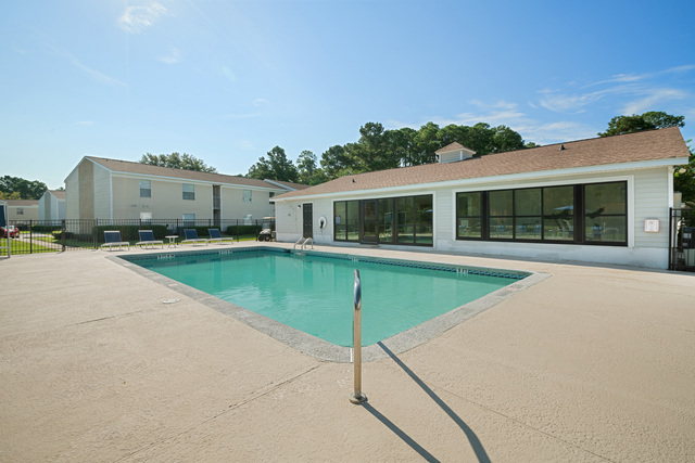 The Retreat at Hidden Bay Apartment Homes in St. Marys, GA - Foto de edificio - Building Photo