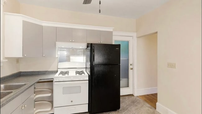 412 S Beech St in Syracuse, NY - Foto de edificio - Building Photo