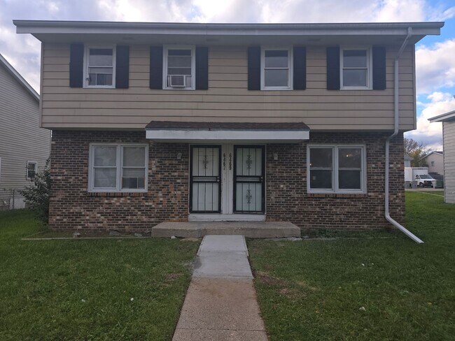 6467-6469-6469 N 106th St in Milwaukee, WI - Building Photo - Building Photo