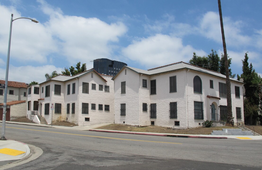757 S Ogden Dr in Los Angeles, CA - Building Photo