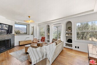 11320 Alethea Dr in Los Angeles, CA - Building Photo - Building Photo
