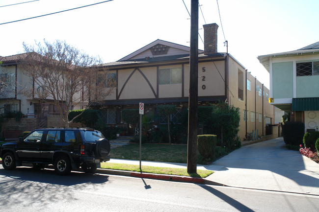 520 E Maple St in Glendale, CA - Foto de edificio - Building Photo